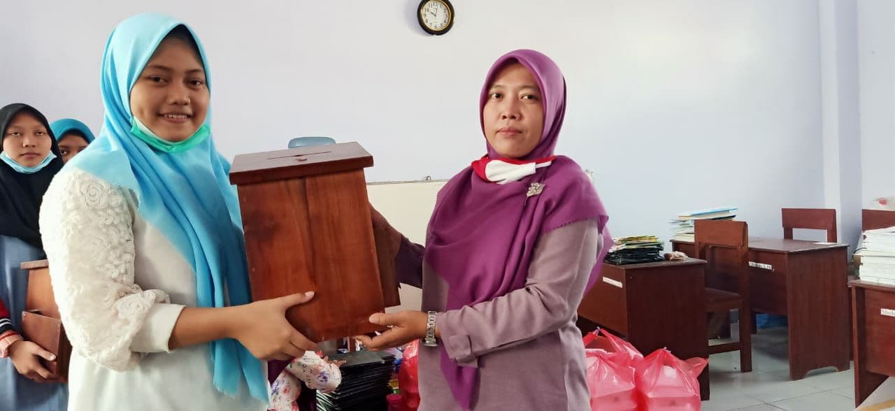 CENDERA MATA DARI ALUMNI OSIS MASA BAKTI 2019-2020