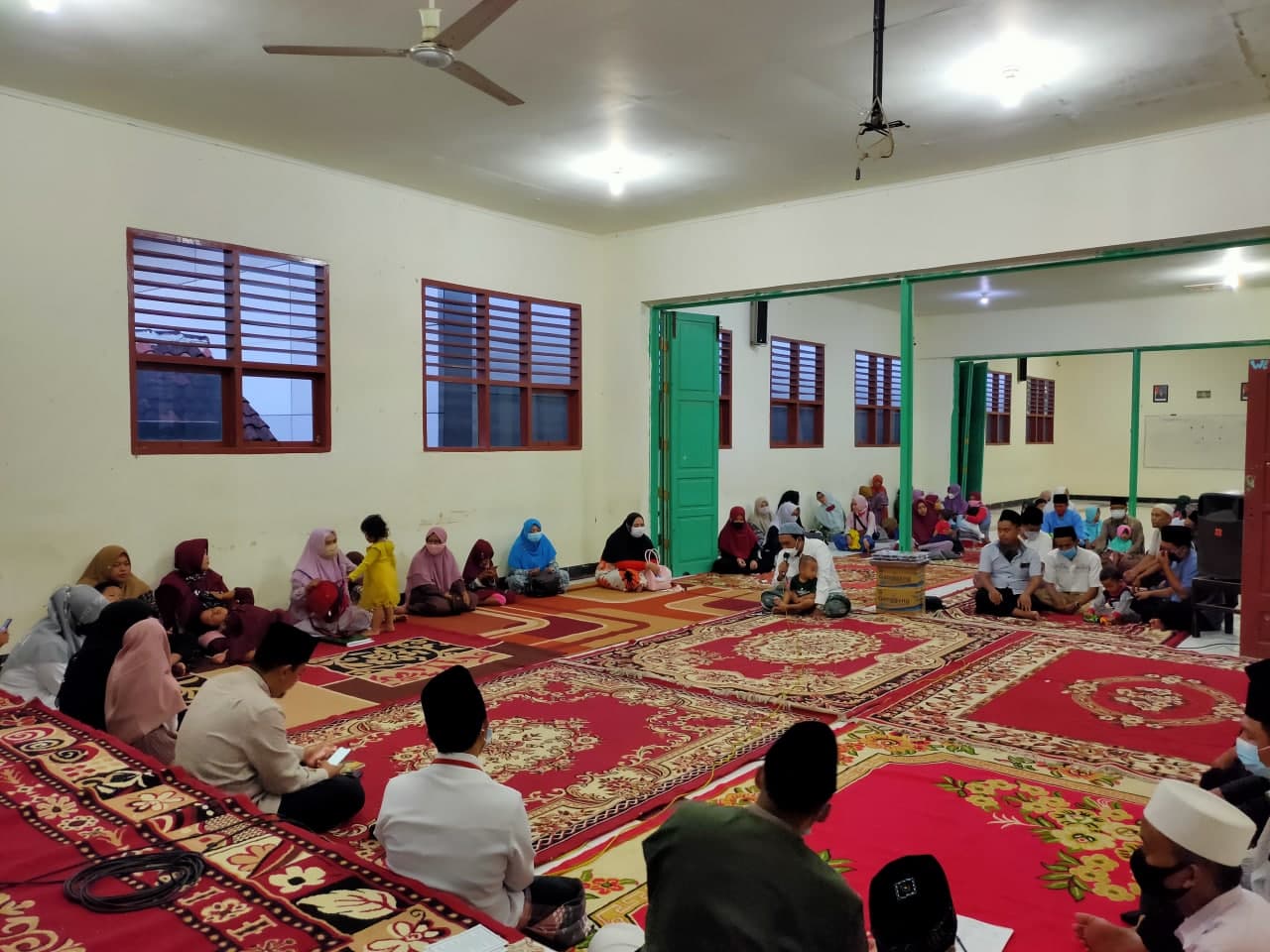 BUKA BERSAMA JALIN SILATURAHIM KELUARGA BESAR SMP PLUS ZAINUL HASAN 1 GENGGONG