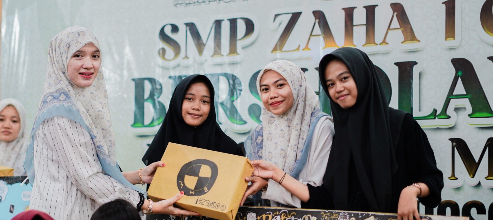 SMP ZAHA 1 Genggong Peringati Maulid Nabi Muhammad SAW: Momentum Tingkatkan Semangat Belajar dan Meneladani Akhlak Rasulullah